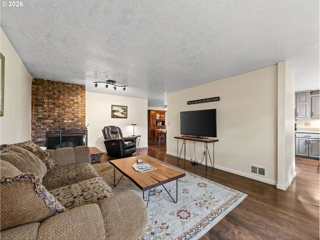 20337 S LELAND Rd, Oregon City, OR 97045