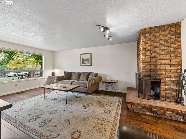 20337 S LELAND Rd, Oregon City, OR 97045