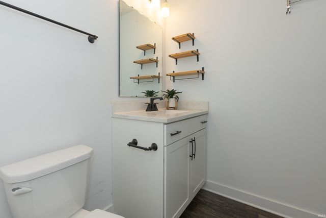 5700 Baywater Drive, Newburgh, IN 47630