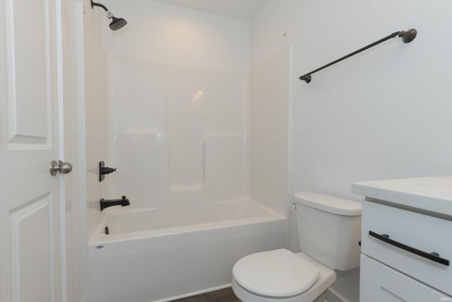 5700 Baywater Drive, Newburgh, IN 47630