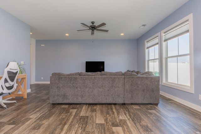 5700 Baywater Drive, Newburgh, IN 47630