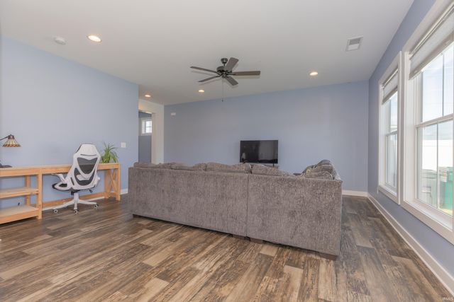 5700 Baywater Drive, Newburgh, IN 47630