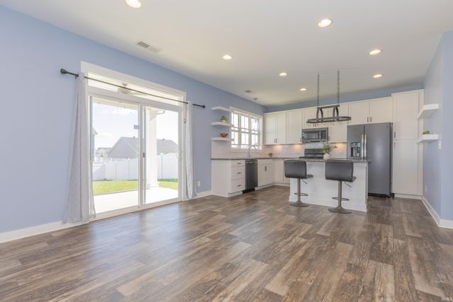 5700 Baywater Drive, Newburgh, IN 47630