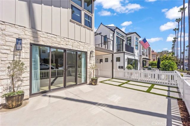 429 Goldenrod, Corona Del Mar, CA 92625