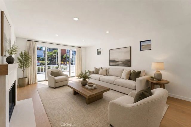 429 Goldenrod, Corona Del Mar, CA 92625