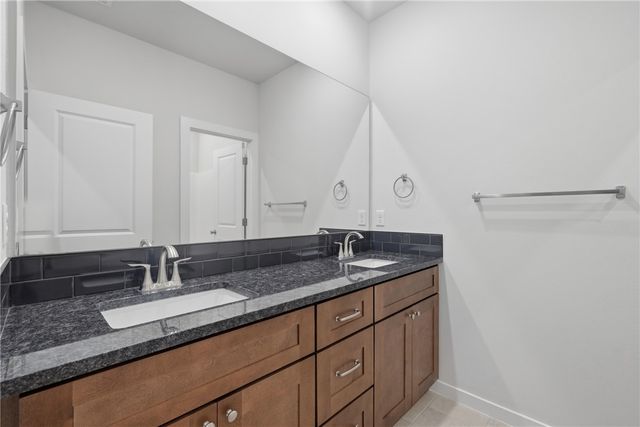 407 W Hondo Street, Siloam Springs, AR 72761