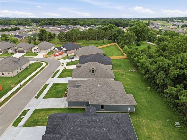 407 W Hondo Street, Siloam Springs, AR 72761