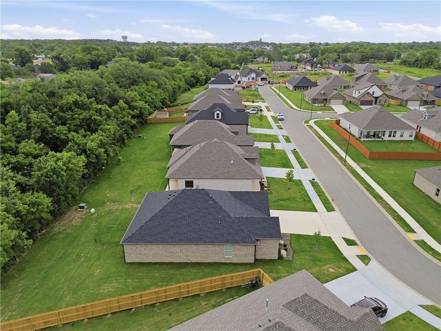 407 W Hondo Street, Siloam Springs, AR 72761