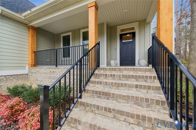 5721 Regal Ln, Providence Forge, VA 23140