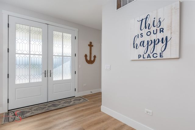 40 Waterside Way, Ottawa, IL 61350