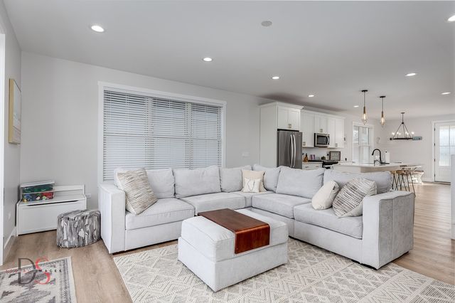 40 Waterside Way, Ottawa, IL 61350