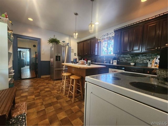 1268 Indian Church Road, West Seneca, NY 14224