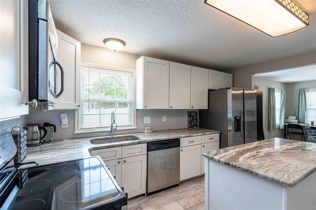 37010 CHURCH AVENUE, Dade City, FL 33525