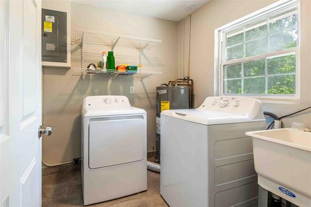 37010 CHURCH AVENUE, Dade City, FL 33525