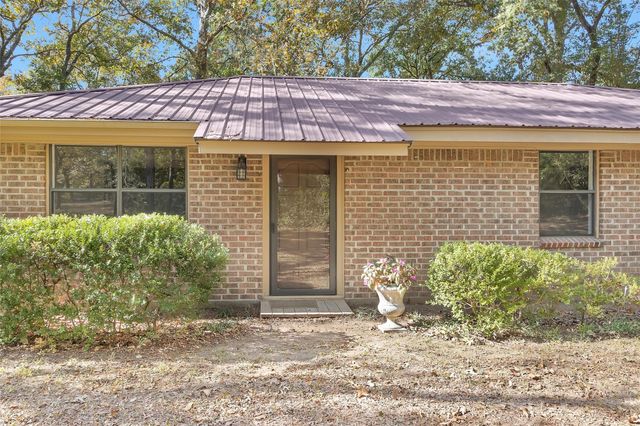 213 County Road 3350, Crockett, TX 75835