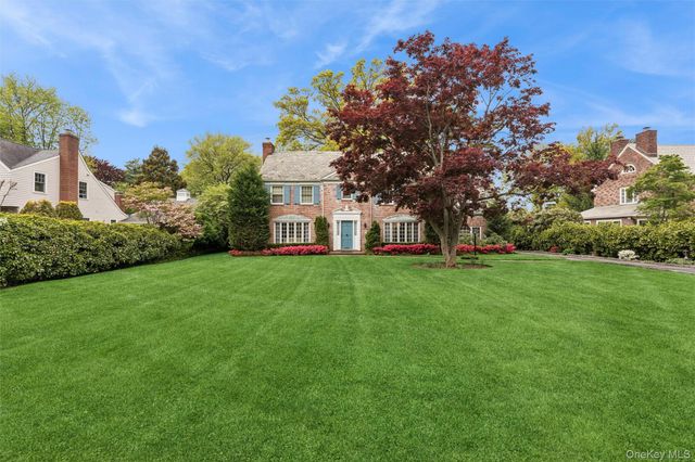 10 Westbury Road, Garden City, NY 11530