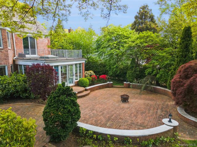 10 Westbury Road, Garden City, NY 11530