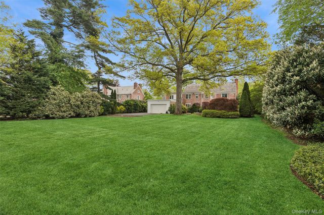 10 Westbury Road, Garden City, NY 11530