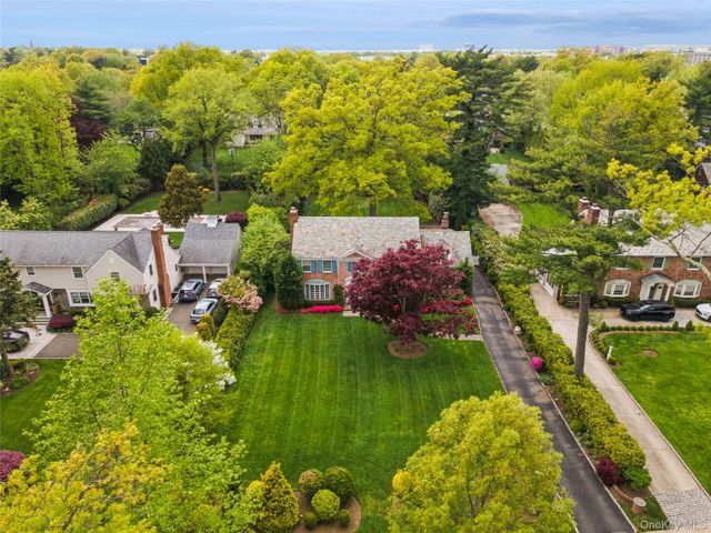 10 Westbury Road, Garden City, NY 11530