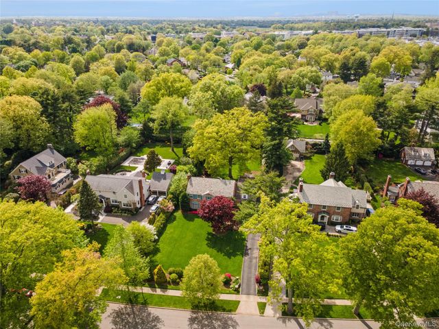 10 Westbury Road, Garden City, NY 11530