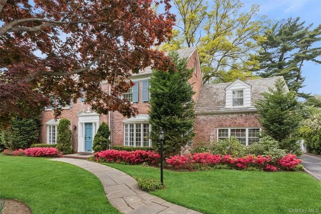 10 Westbury Road, Garden City, NY 11530