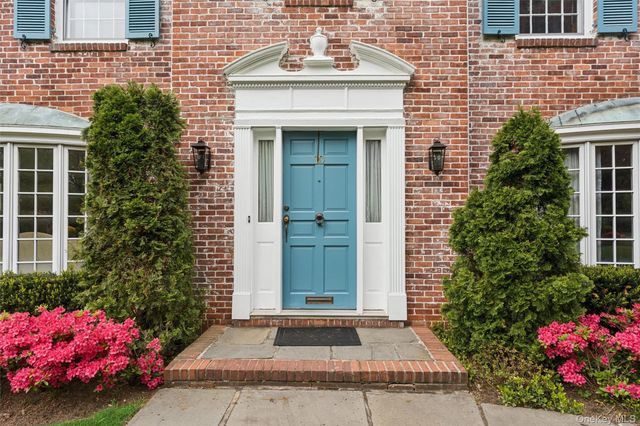10 Westbury Road, Garden City, NY 11530