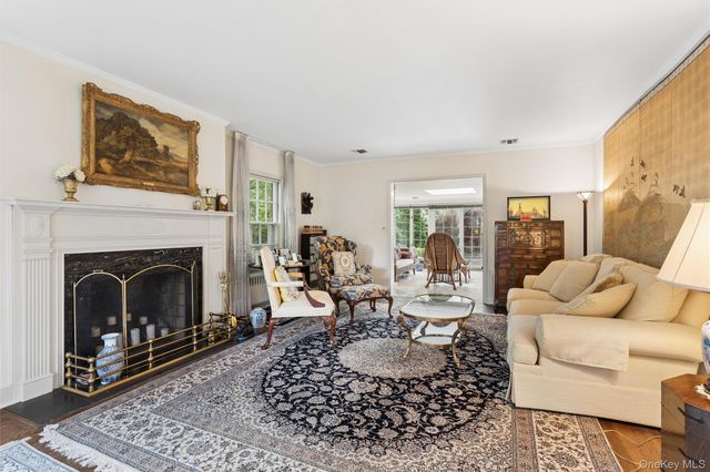 10 Westbury Road, Garden City, NY 11530