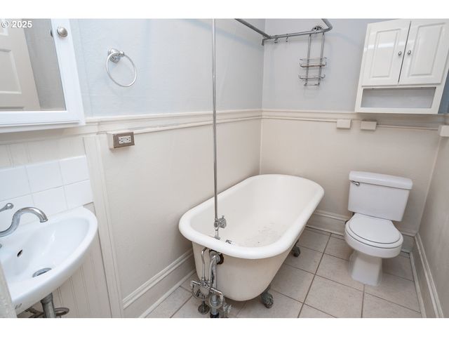 2109 Nw IRVING St 407, Portland, OR 97210