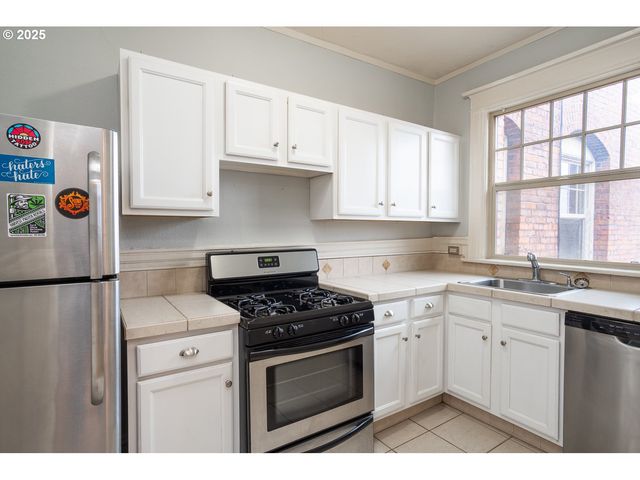 2109 Nw IRVING St 407, Portland, OR 97210