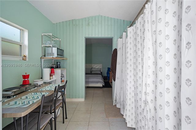 1741 NE 178th St B, North Miami Beach, FL 33162