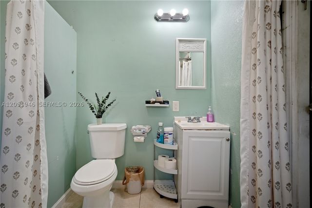 1741 NE 178th St B, North Miami Beach, FL 33162