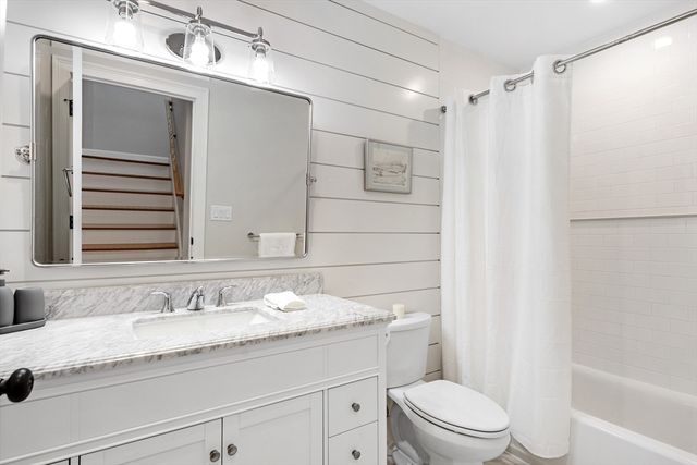 242 Atlantic Ave 2, Hull, MA 02045