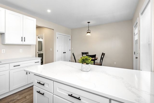 242 Atlantic Ave 2, Hull, MA 02045