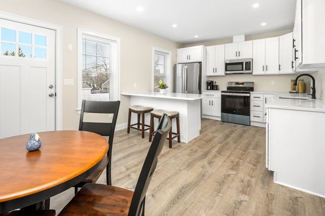 242 Atlantic Ave 2, Hull, MA 02045