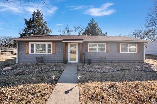 4801 SW 20th ST, Topeka, KS 66604