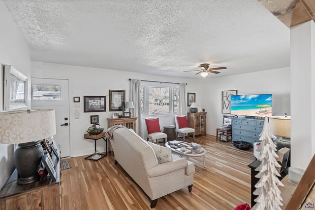 4801 SW 20th ST, Topeka, KS 66604