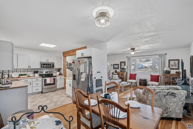 4801 SW 20th ST, Topeka, KS 66604