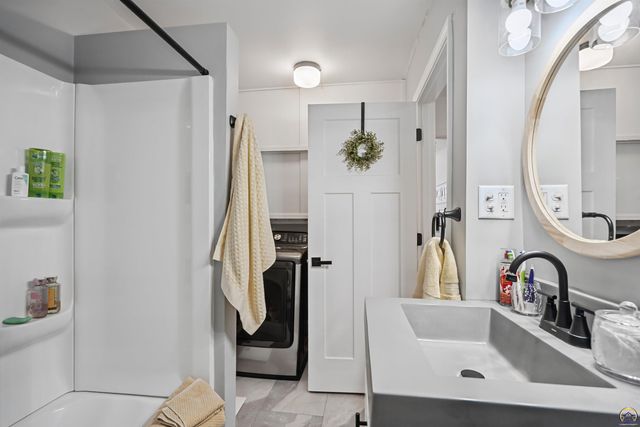 4801 SW 20th ST, Topeka, KS 66604