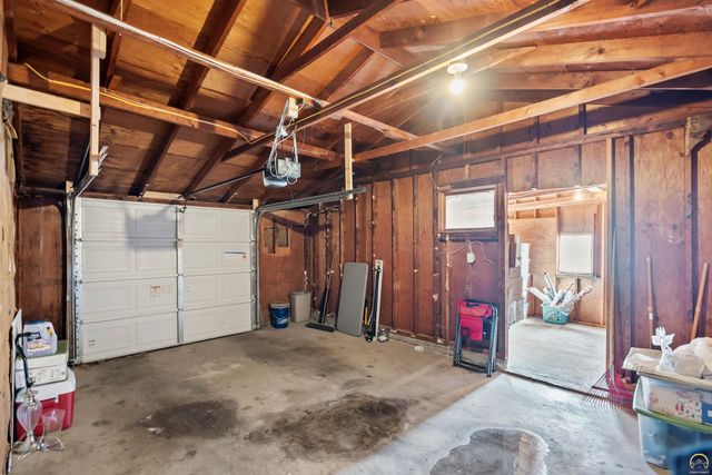 4801 SW 20th ST, Topeka, KS 66604