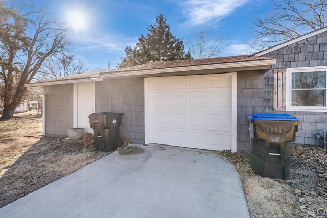 4801 SW 20th ST, Topeka, KS 66604