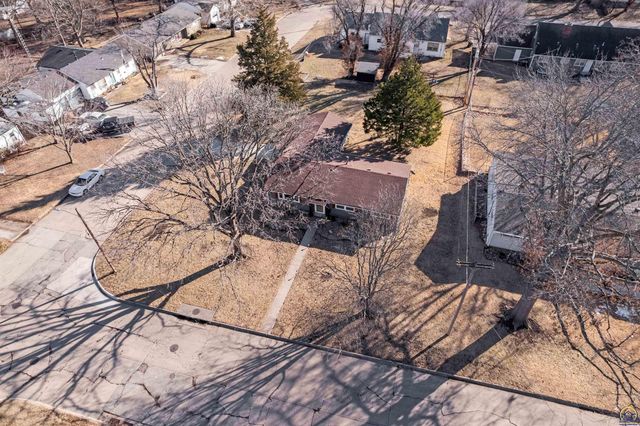 4801 SW 20th ST, Topeka, KS 66604