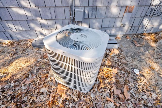 4801 SW 20th ST, Topeka, KS 66604