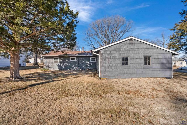 4801 SW 20th ST, Topeka, KS 66604