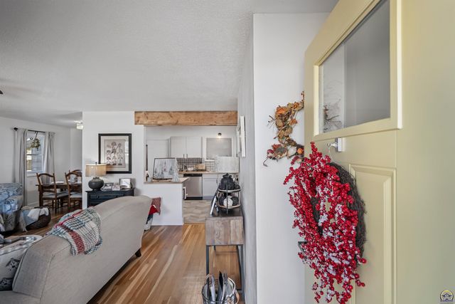 4801 SW 20th ST, Topeka, KS 66604