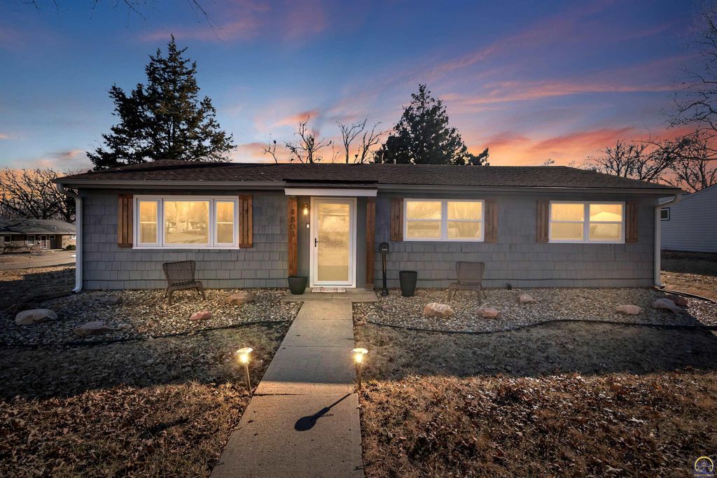 4801 SW 20th ST, Topeka, KS 66604