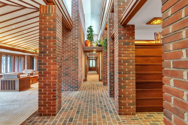 5140 Turtle Point Drive, Ann Arbor, MI 48105