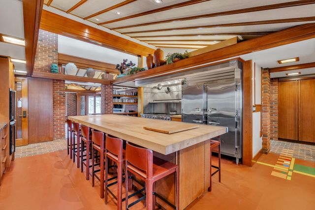 5140 Turtle Point Drive, Ann Arbor, MI 48105