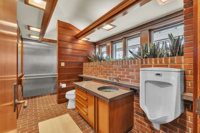5140 Turtle Point Drive, Ann Arbor, MI 48105