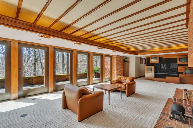 5140 Turtle Point Drive, Ann Arbor, MI 48105