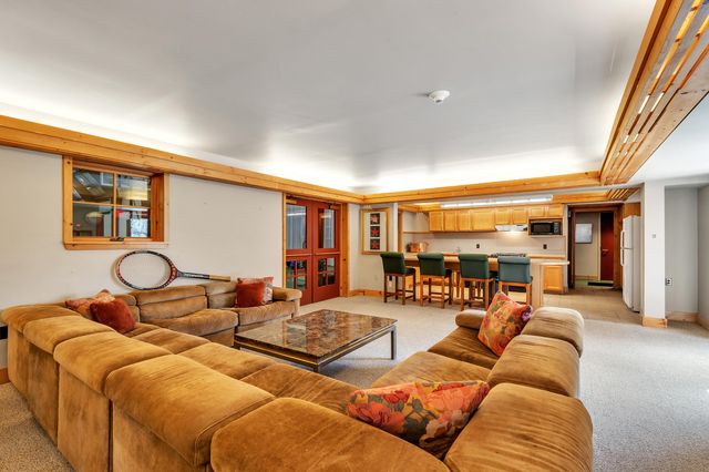 5140 Turtle Point Drive, Ann Arbor, MI 48105